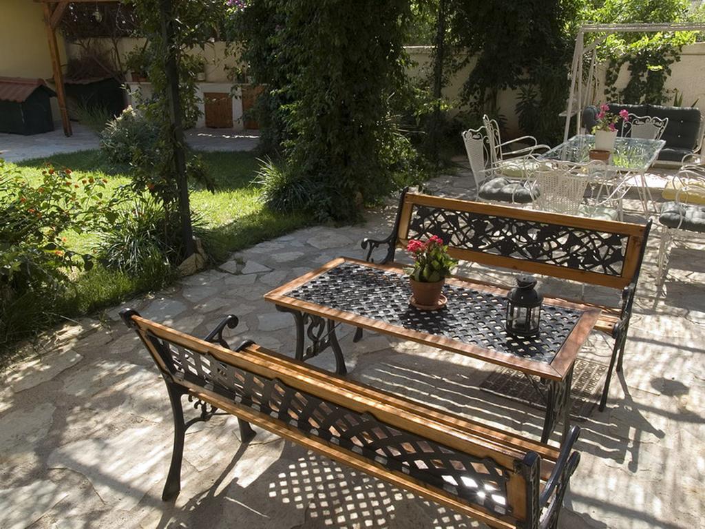 Meliti Guesthouse Akrata Exterior photo