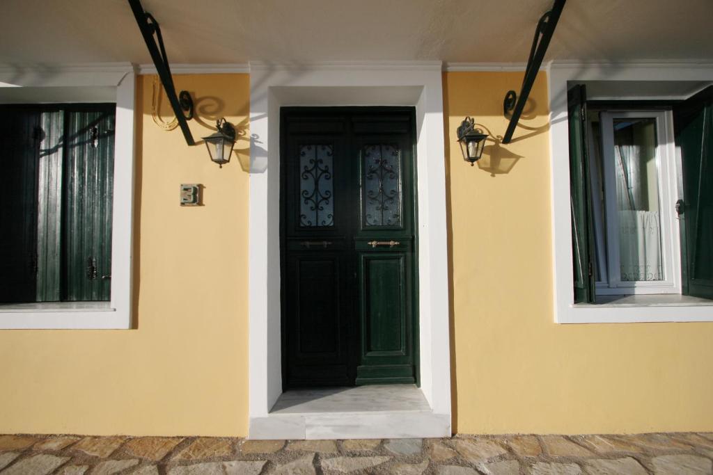 Meliti Guesthouse Akrata Exterior photo