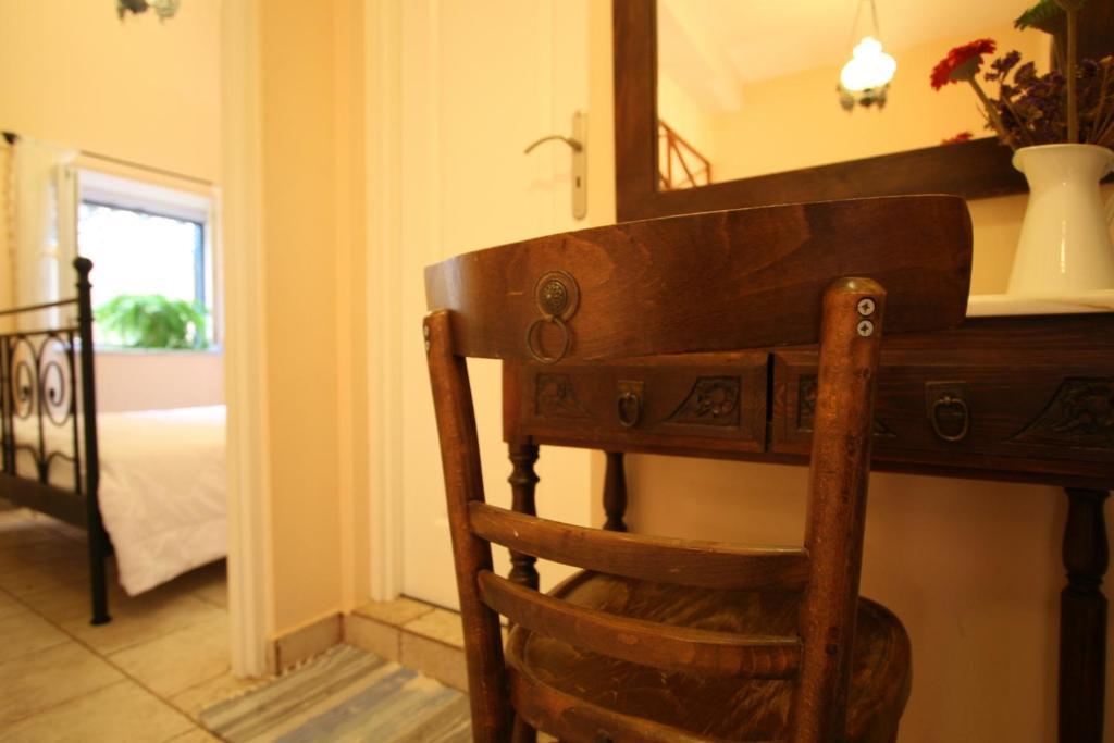 Meliti Guesthouse Akrata Exterior photo